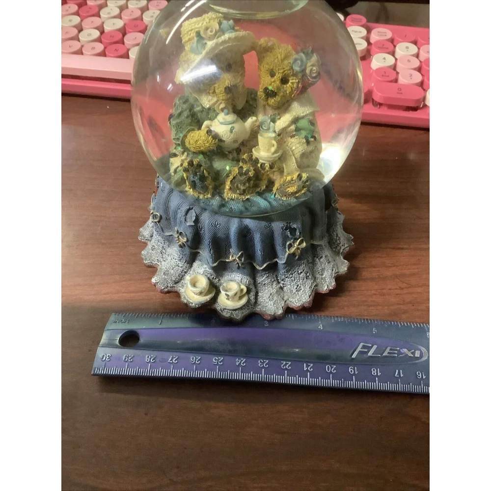 Boyds Bears Musical Water Glitter Snow Globe 